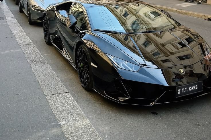 Lamborghini Huracan nera